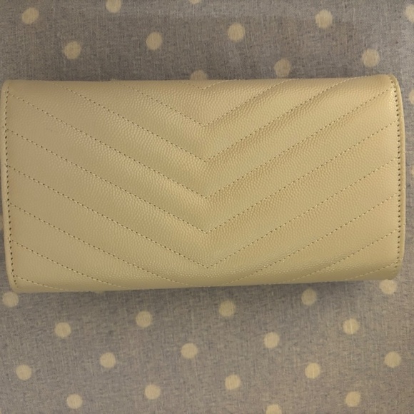 CASSANDRE MATELASSÉ LARGE FLAP WALLET IN GRAIN DE POUDRE LEATHER - Saint Laurent - Picture 2 of 8